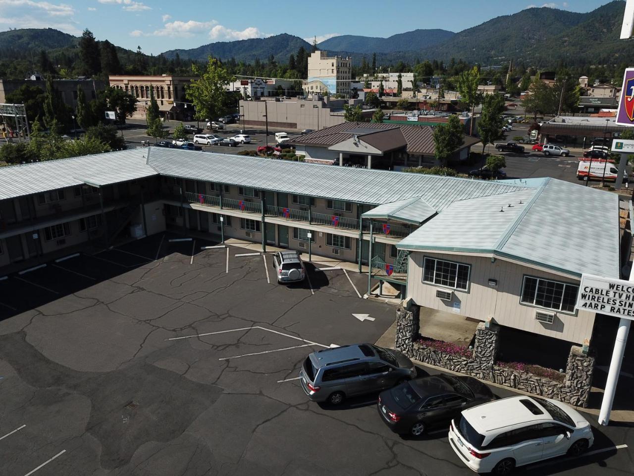 Knights Inn Motel Grants Pass Esterno foto